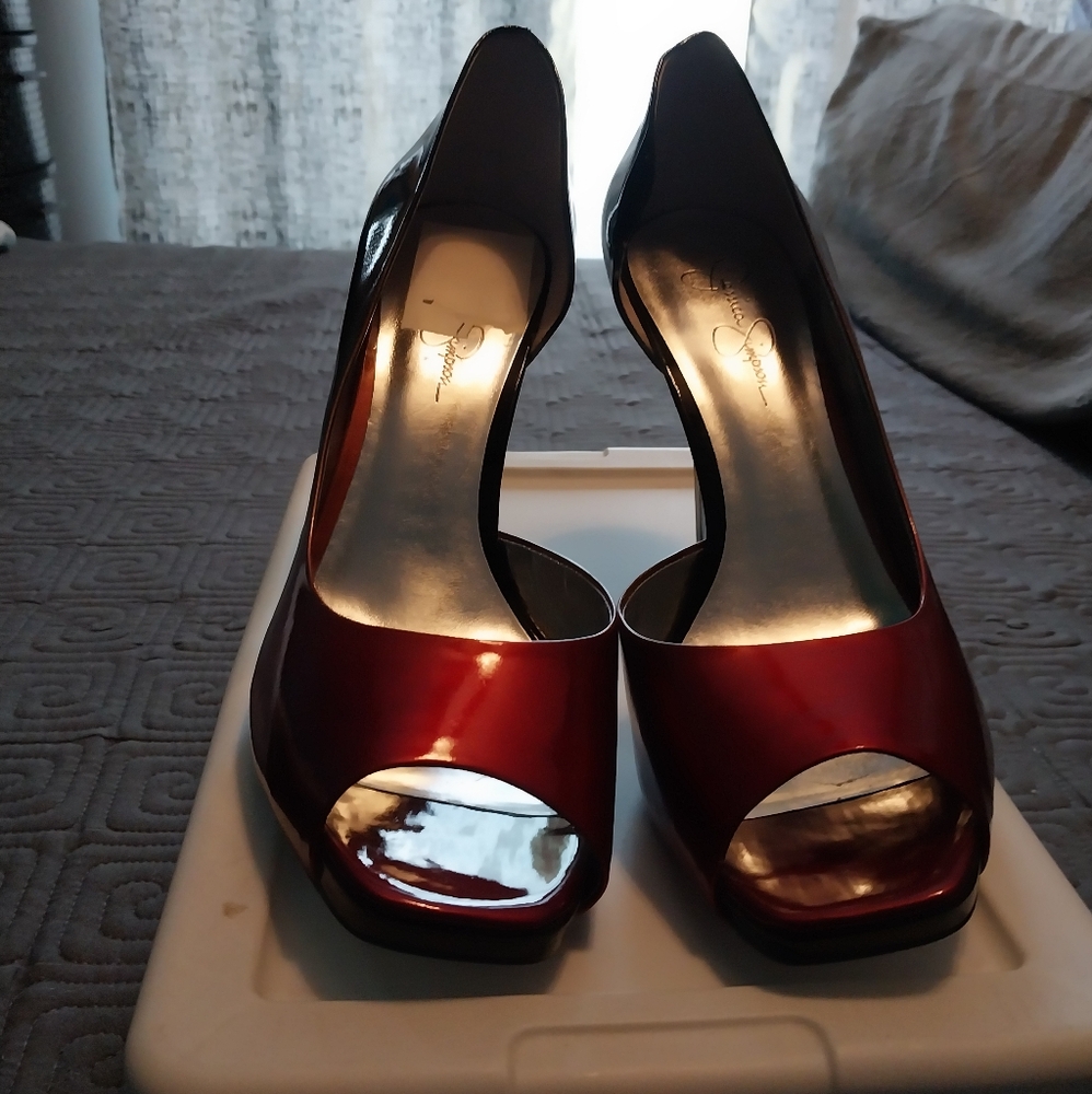 Jessica Simpson Patient Pumps